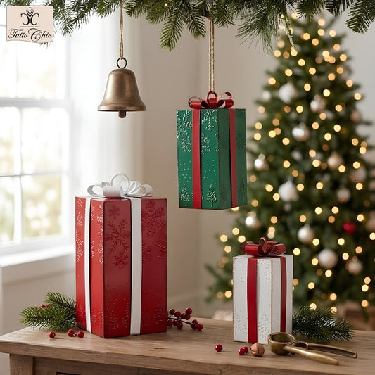 Set 3 pacchi decorativi natalizi in metallo bianco, verde e rosso
