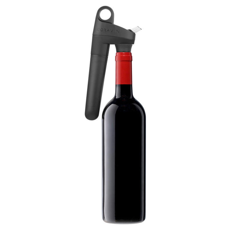 Prolungate la vita dei vostri vini da tutti i giorni con il sistema di conservazione del vino Coravin® Pivot™. L'ingegnosa combinazione di tappo e dispositivo Pivot™ permette di conservare il vino rimanente fino a 4 settimane. In negozio e online su tuttochic.it