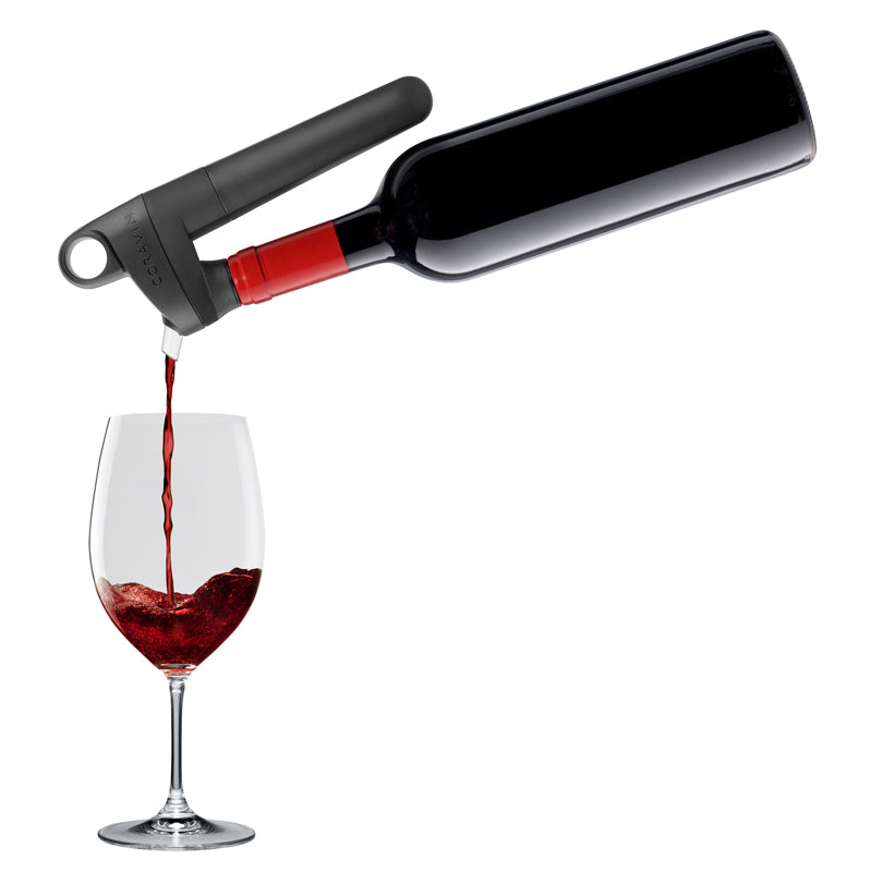 Prolungate la vita dei vostri vini da tutti i giorni con il sistema di conservazione del vino Coravin® Pivot™. L'ingegnosa combinazione di tappo e dispositivo Pivot™ permette di conservare il vino rimanente fino a 4 settimane. In negozio e online su tuttochic.it