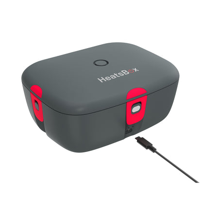 Riscaldare, cucinare, mantenere al caldo: il lunchbox riscaldante ed alimentato a batteria HeatsBox Go riscalda, grazie al riscaldamento speciale del fondo, i vostri piatti in soli 15-25 minuti. In negozio e online su tuttochic.it