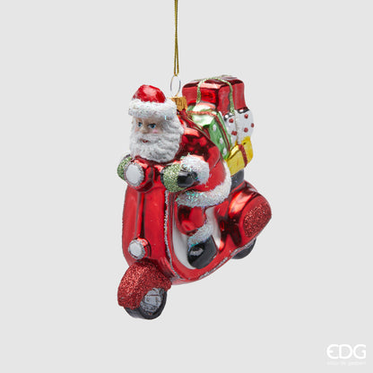 Addobbo Babbo Natale su scooter realizzato in vetro di colore rosso. Dimensioni: cm 10 x 6 x h 10. In negozio e online su tuttochic.it