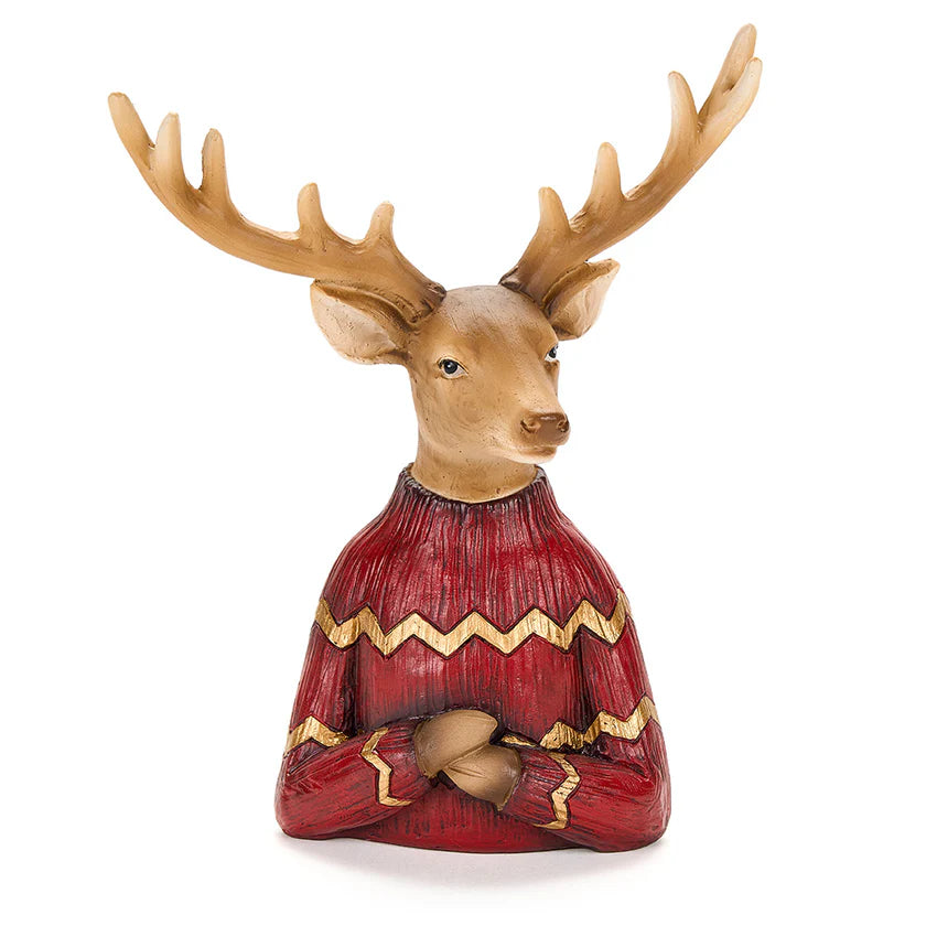 La Renna con maglione della collezione "Cartoline di Natale" di Nuvole di Stoffa è una bellissima decorazione in resina perfetta per le festività. Disponibile in due colori, questa elegante statuetta aggiungerà un tocco di classe alla tua casa. Dimensioni: 15.5 x 8 x 20 cm. In negozio e online su tuttochic.it