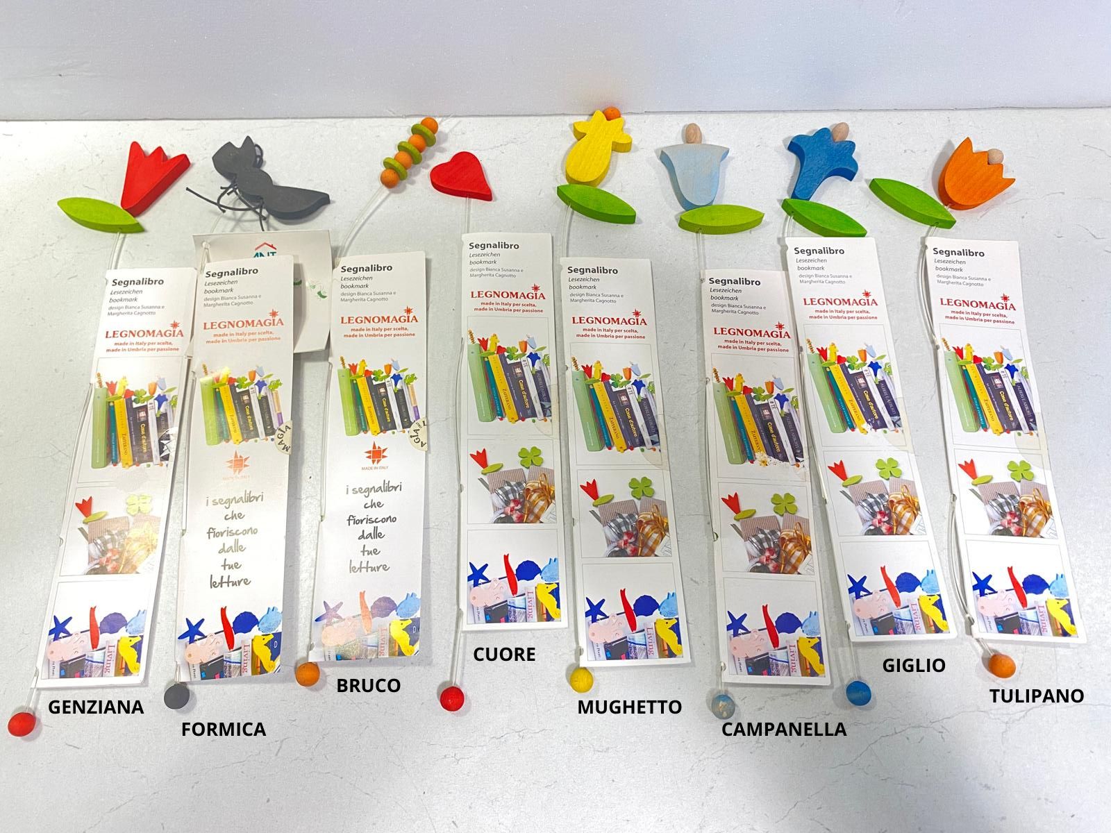 Segnalibro Erbavoglio firmato Legnomagia. Realizzato in pregiato legno di faggio massello tinto con colorazioni ecologiche