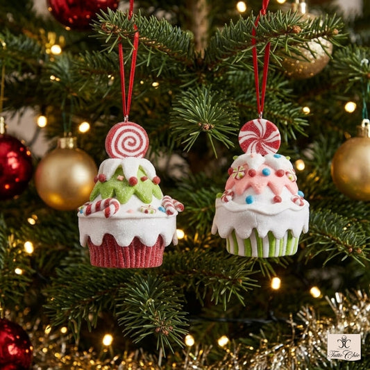 Realizzato in plastica colorata e glitter. Dimensioni: cm 6 x 8 h. In negozio e online su tuttochic.it