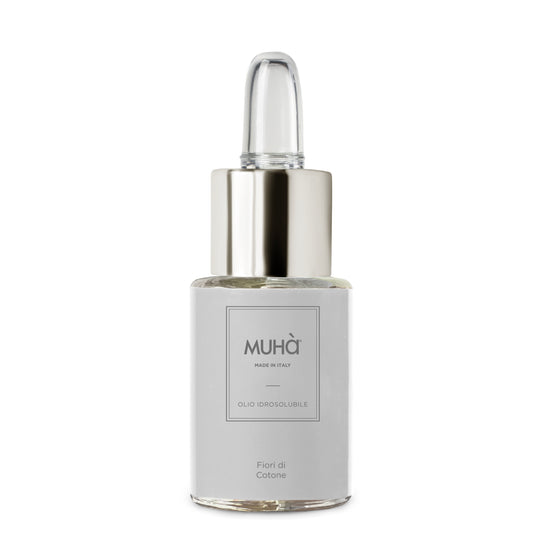 Olio idrosolubile per lampada ad ultrasuoni, poche gocce nell'acqua, e si crea nell'ambiente una piacevole atmosfera di aromi e note profumate di grande qualità. Info sulla fragranza FIORI DI COTONE Fragranza delicata e soave 