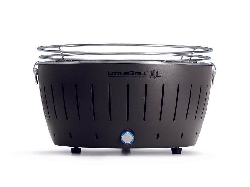 LotusGrill è un fantastico grill che funziona a carbonella. Grazie al suo sistema di ventilazione brevettato a batteria o cavo USB, avrete la griglia pronta in soli 4 minuti. In negozio e online su tuttochic.it 