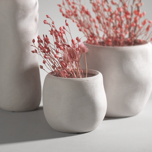 Vaso in ceramica bianca opaca Mascagni Casa Ø 19,5 x H 17,5 cm con rami decorativi rosa

