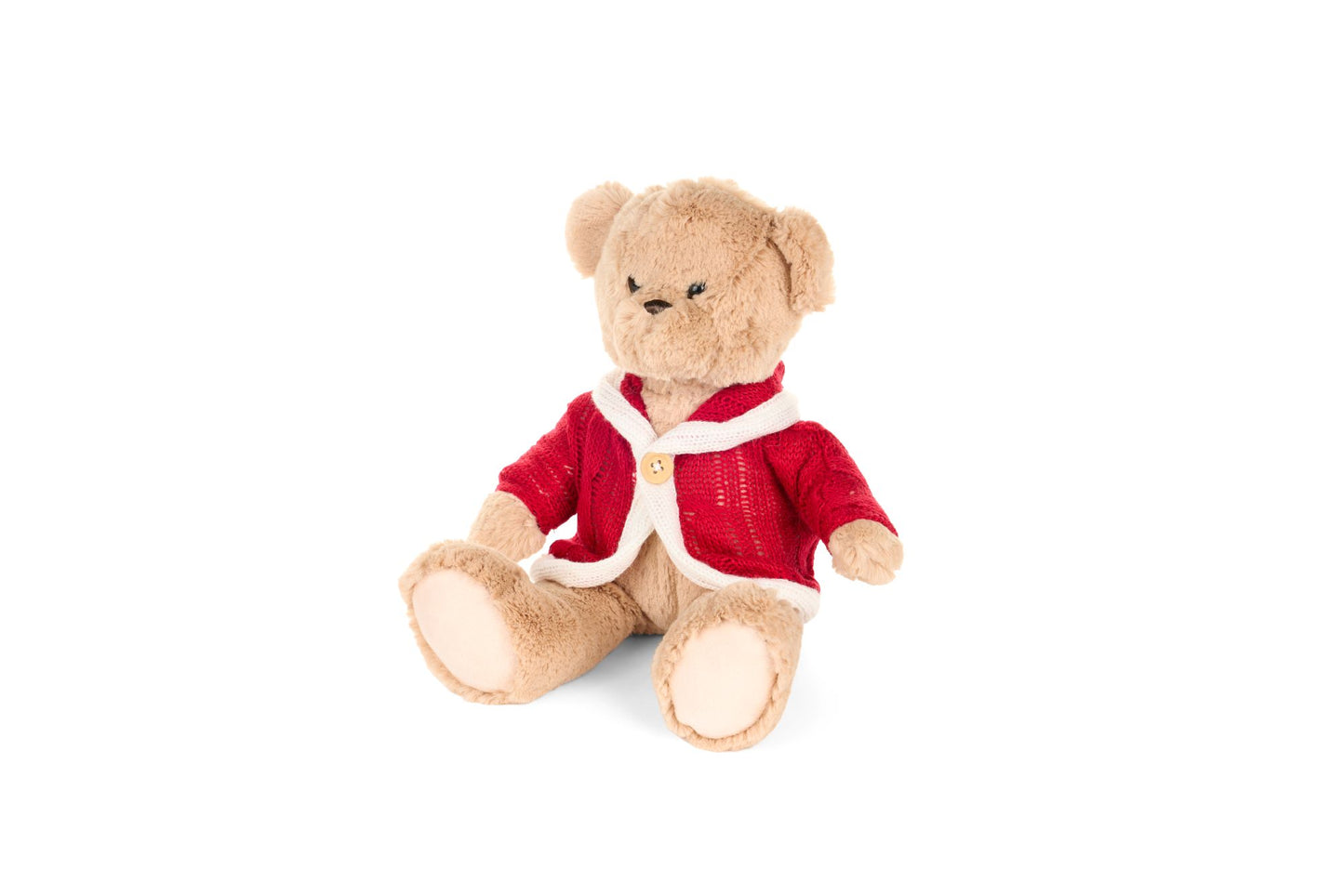 Orsetto di peluche marrone chiaro seduto, indossa una giacca rossa in maglia con bordi bianchi e bottone in legno, collezione Vintage Toys Nuvole di Stoffa, Tutto Chic.