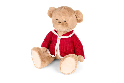 Orso di peluche vintage da 40 cm con giacca in maglia rossa e bottone, seduto, collezione Vintage Toys Nuvole di Stoffa, Tutto Chic.