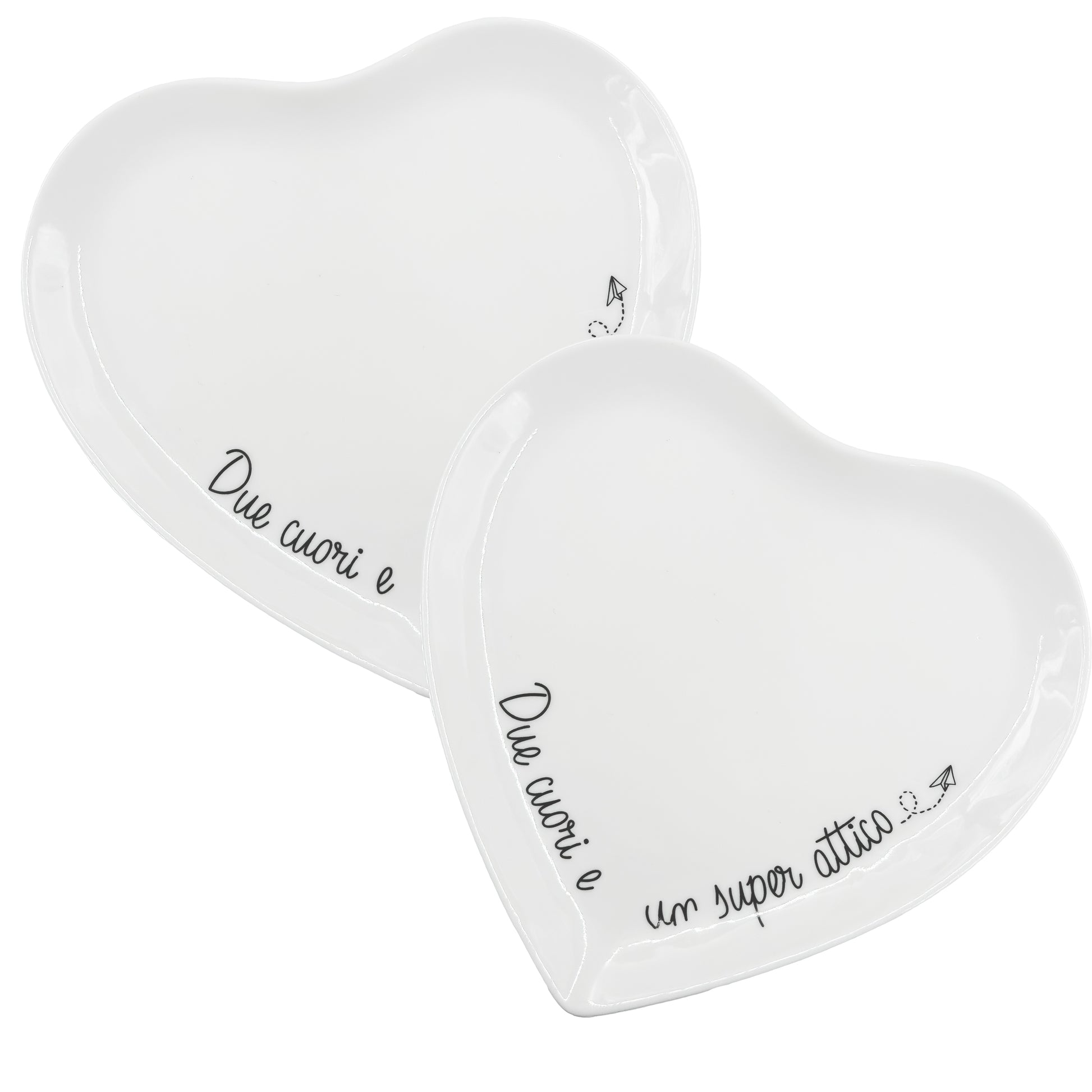 2 piattini a forma di cuore per alimenti in porcellana bianca decorata. Dimensioni singolo pezzo: cm Ø 17 x h 1,5. In negozio e online su tuttochic.it