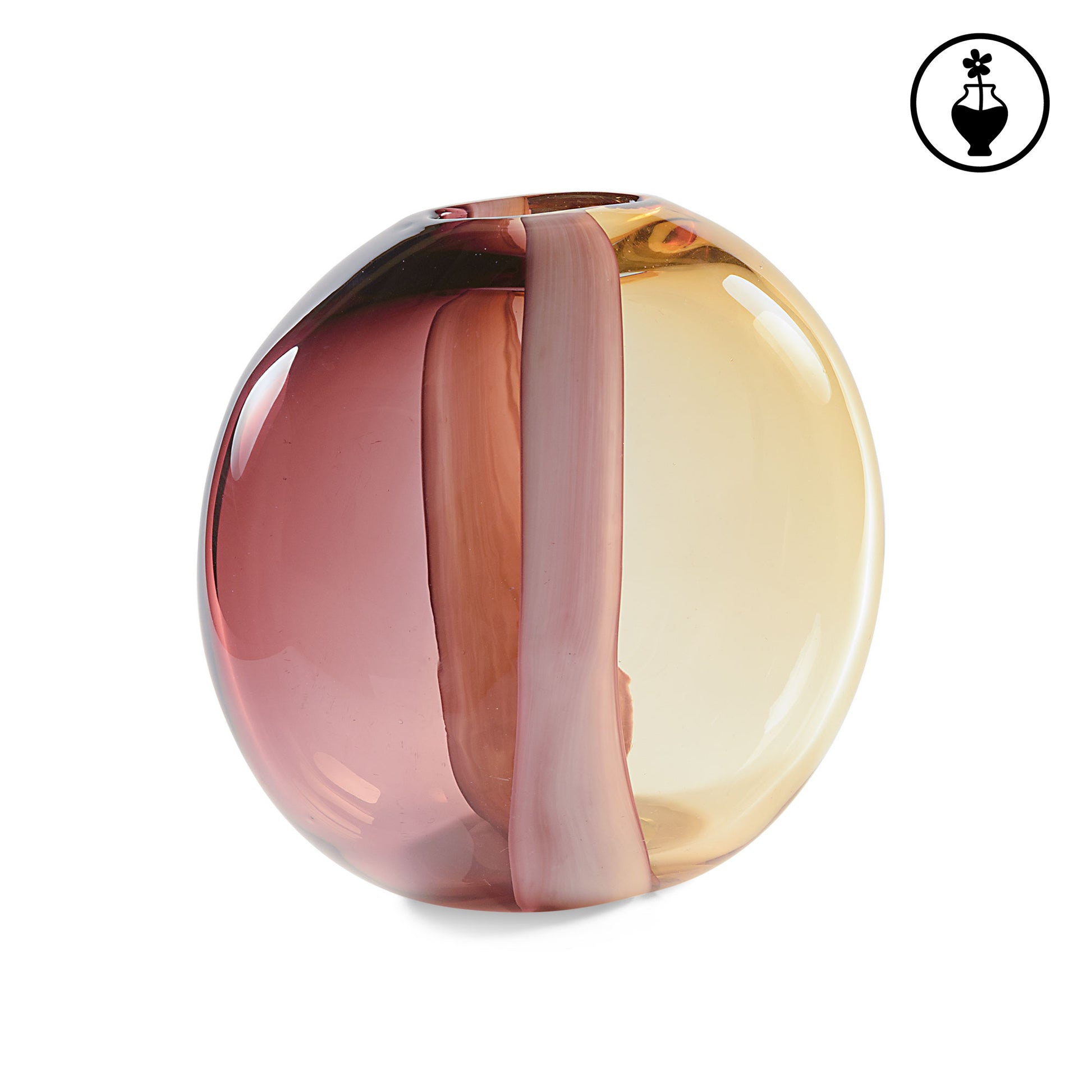 Il Vaso in vetro della collezione "Sullatela" di Rituali Domestici è un'opera d'arte per accogliere i tuoi fiori più preziosi. Realizzato in vetro borosilicato con sfumature giallo, questo vaso è elegante e raffinato. Dimensioni: cm 21.5 x 11.5 x 21 h. In negozio e online su tuttochic.it