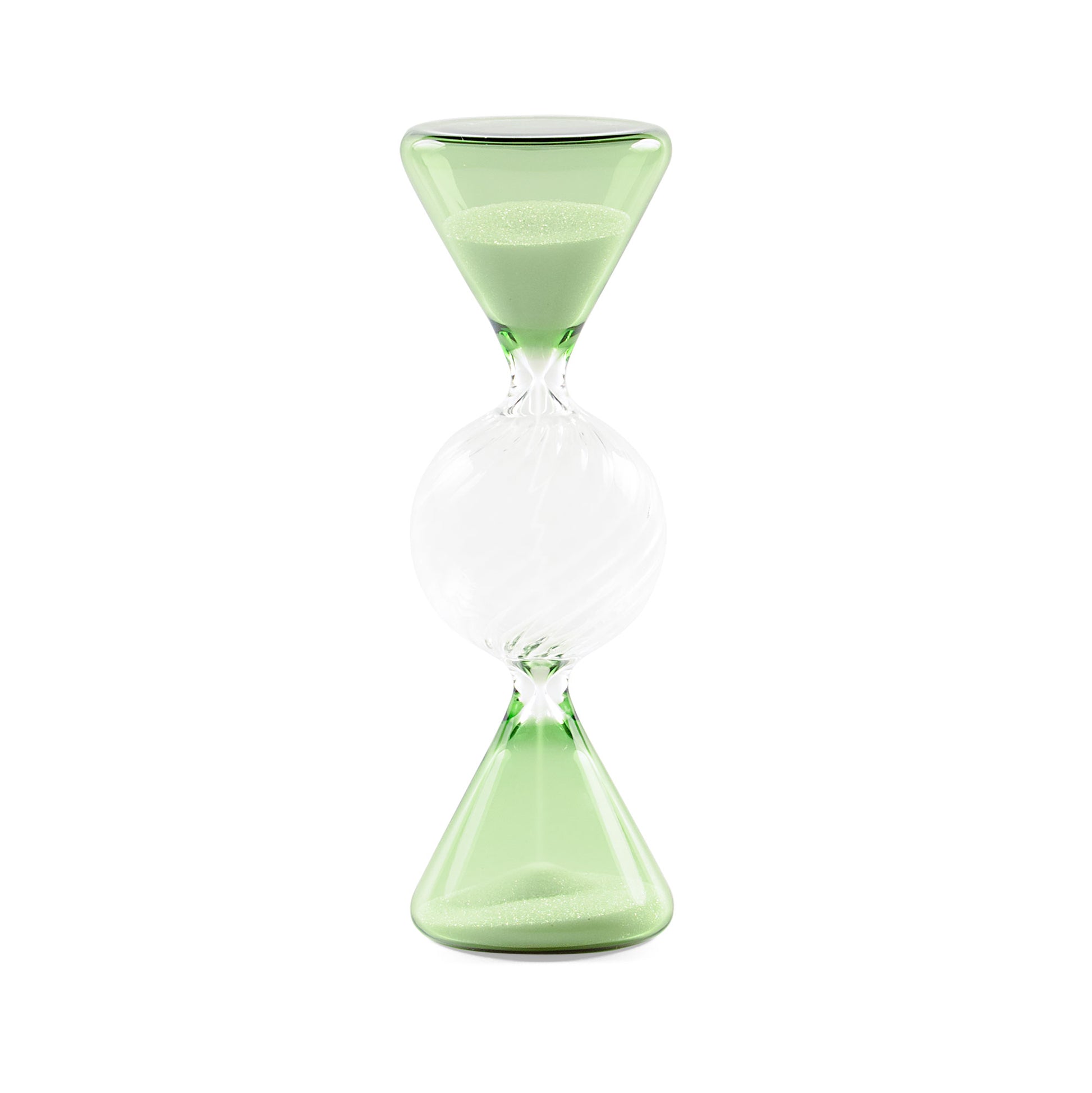 La Clessidra Caramella  "Scorrendo" è un'elegante ed esclusiva creazione di Rituali Domestici realizzata in pregiato vetro borosilicato con delicate sfumature di colore verde. La sua forma fluida e sinuosa ricorda un flusso di tempo inarrestabile. Dimensioni: Ø 5 x 16 h cm. In negozio e online su tuttochic.it 