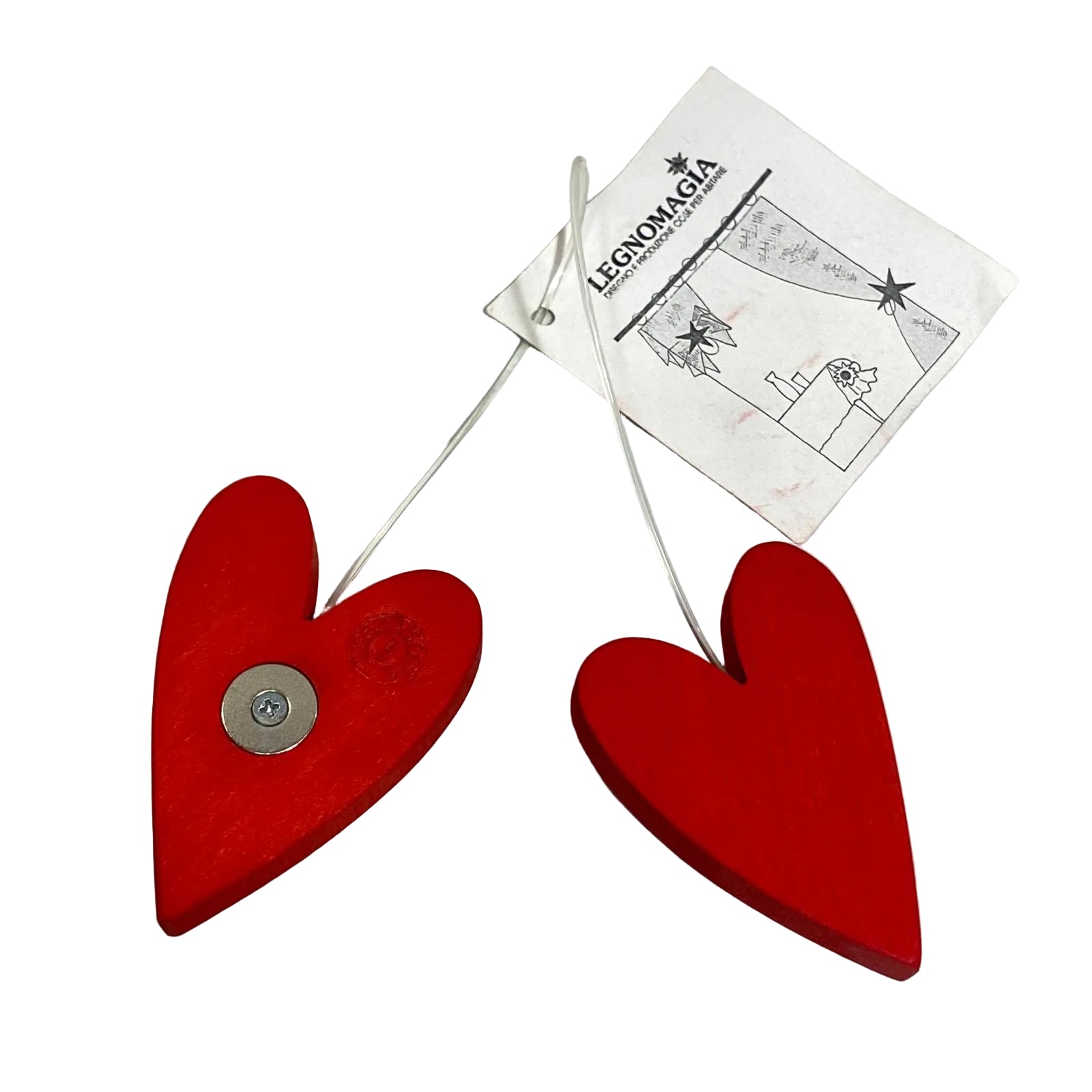 Coppia di cuori magnetici in legno d'acero rosso tinto uniti da filo trasparente per drappeggio tende e fermatovaglie di Legnomagia.