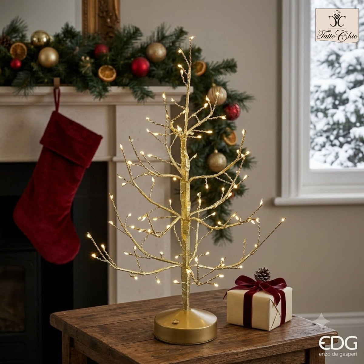 Albero di Natale a LED da tavolo modello Faggio Gold alto 45 cm, versione ricaricabile e cordless disponibile in 3 varianti di colore, di EDG Enzo De Gasperi.