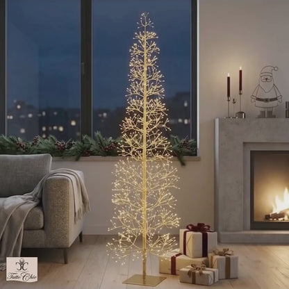 Albero luminoso natalizio a forma di Faggio Slim color oro alto 120 cm con 528 LED accesi della collezione EDG Enzo De Gasperi.