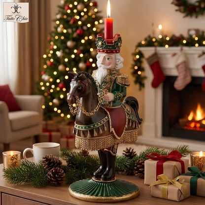 Portacandela natalizio soldatino Schiaccianoci a cavallo EDG in resina decorata con finiture oro altezza 33 cm