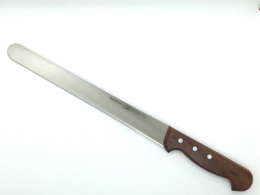 Coltello prosciutto in acciaio inox e manico in vero palissandro indiano stagionato. Si consiglia il lavaggio manuale. Il coltello da prosciutto serve a tagliare qualunque tipo di prosciutto, in modo da poterne ricavare fette sottili che consentano di apprezzarne al meglio il sapore. In negozio e online su tuttochic.it