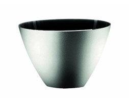 Cestino in acciaio satinato, ideale per servire dal ghiaccio alla frutta piccola. Oggetto pratico e di design. Dimensioni: cm. 17 x 17 x 11 h. In negozio e online su tuttochic.it