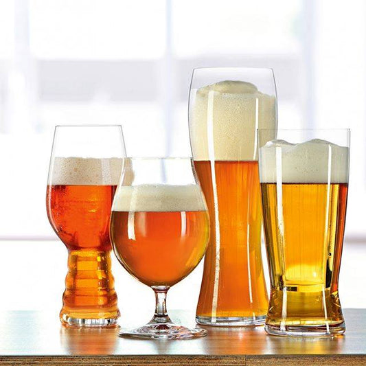 Set di 4 bicchieri in vetro cristallino assortiti per degustare birre diverse. I bicchieri da birra Spiegelau sono stati approvati da un esperto panel di degustazione composto da mastri birrai e professionisti del settore. In negozio e online su tuttochic.it