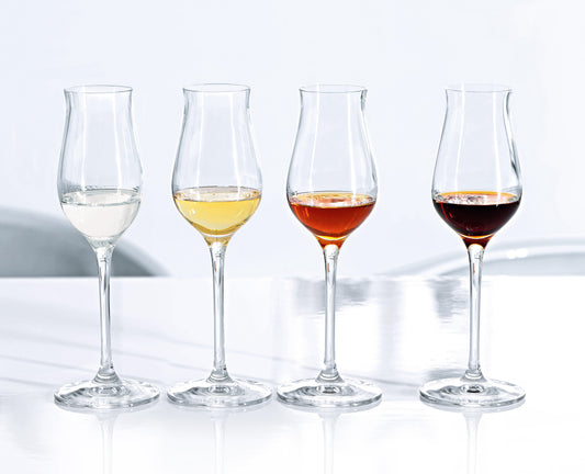 Set di 4 calici per digestivi (Spirits, Grappa, Cognac, Herbal Liqueur) in vetro cristallino. Dimensioni: mm 58 x 197 h - Capacità: 135 ml Lavabile in lavastoviglie. In negozio e online su tuttochic.it