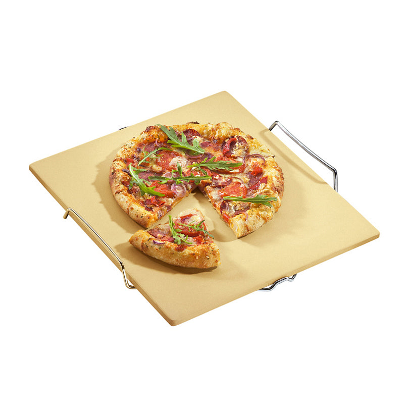 Le pietre per pizza in ceramica tecnica di KÜCHENPROFI ti regalano un autentico piacere per la pizza a casa. La pietra viene riscaldata in forno o sulla griglia prima dell'uso per circa 10-15 minuti. Adatte anche per la preparazione di torte flambée o pane. Dimensioni: cm 38x35,5 . In negozio e online su tuttochic.it