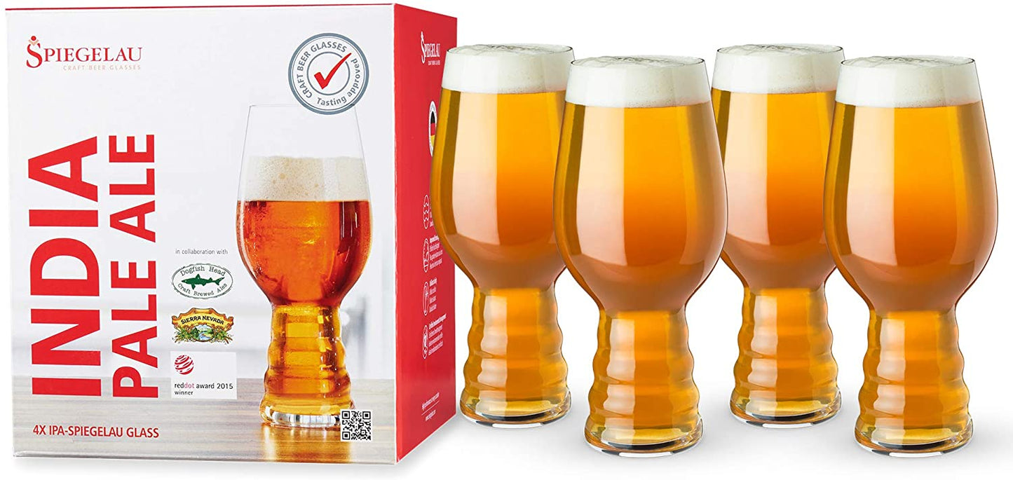 Set di 4 bicchieri in vetro cristallino per degustare birre IPA (INDIA PALE ALE). I bicchieri da birra Spiegelau migliorano il piacere di bere birra. Dimensioni: mm 82 x 186 h - Capacità: 540 ml. Lavabile in lavastoviglie. In negozio e online su tuttochic.it