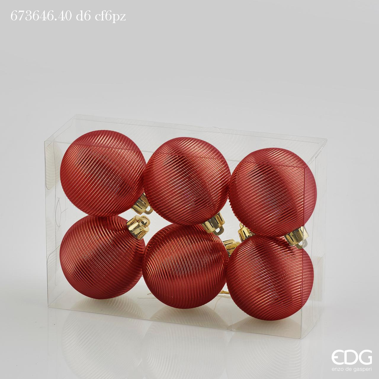 Confezione 6 palline per decorare in plastica di colore rosso diametro cm 6. In negozio e online su tuttochic.it