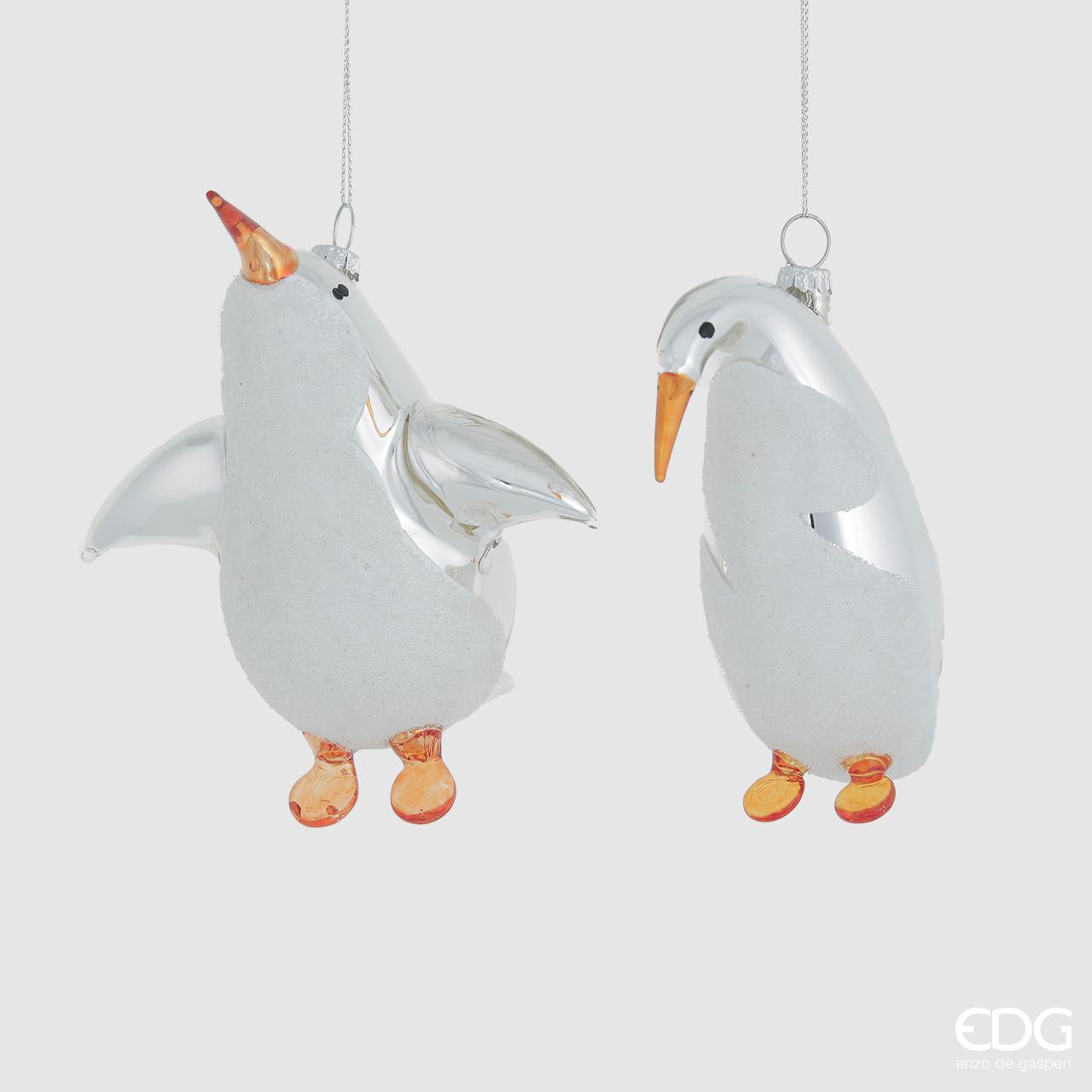 Decorazione per albero di Natale pinguino in vetro con colori argento, bianco e arancione in 2 modelli diversi cm 11.