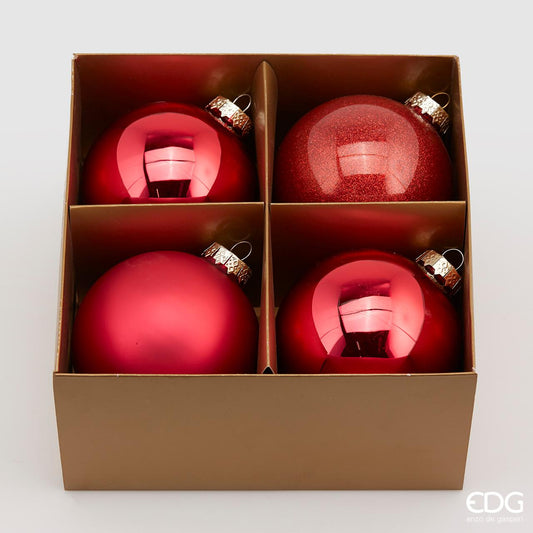 Confezione di 4 palline in vetro di colore rosso (2 lucide, 1 opaca e 1 glitterata) con diametro di 10 cm. In negozio e online su tuttochic.it