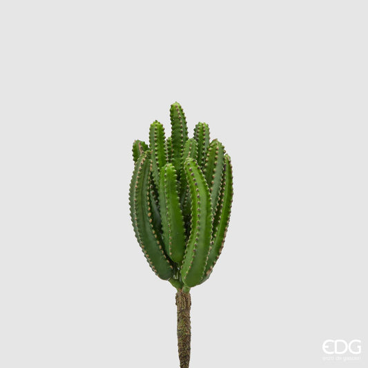 Piantina artificiale di Cactus in plastica decorata. Dimensioni: cm 6 x 23 h. In negozio e online su tuttochic.it