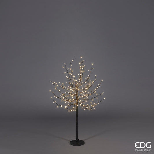 Albero di Faggio tronco lungo in metallo con 300 led cm 120 h. Uso interno ed esterno Input/alimentazione: 220 V - DC 50-60Hz -240V DC Output/potenza 24V 6WGrado protezione IP44 Lunghezza cavo: 5 mt. In negozio e online su tuttochic.it
