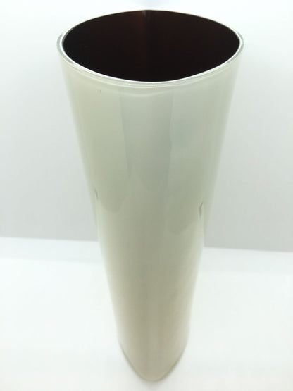 Vaso portafiori in pasta vitrea di Murano bicolore, soffiata a bocca e rifinita a mano. EDIZIONE LIMITATA Dimensioni: diametro 160 mm, altezza 264 mm.