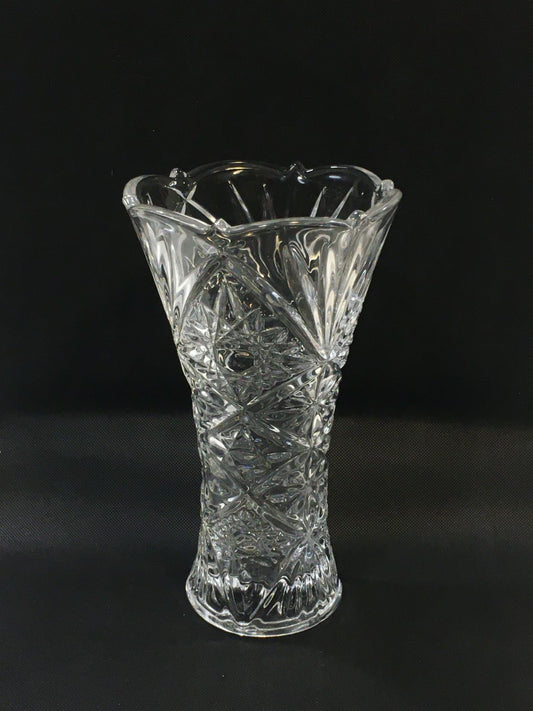 Vaso portafiori in vetro stampato effetto cristallo molato. Dimensioni: cm 14 x 25 h