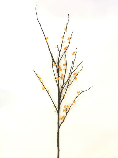 Ramo artificiale di albero di Giuda arancio/giallo. Dimensioni: lunghezza cm 160. In negozio e online su tuttochic.it