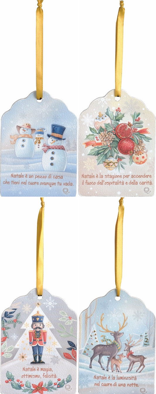 Set di 4 quadrettini pendenti con decorazioni natalizie assortite. Ideali non solo per l'albero di Natale. Dimensione singola: cm 8 x 11