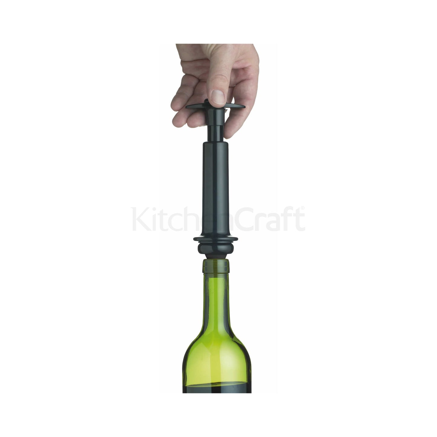 La pompa per vuoto Connoisseur deluxe facile da usare rimuove l'aria dalle bottiglie di vino aperte, prevenendo l'ossigenazione. In negozio e online su tuttochic.it