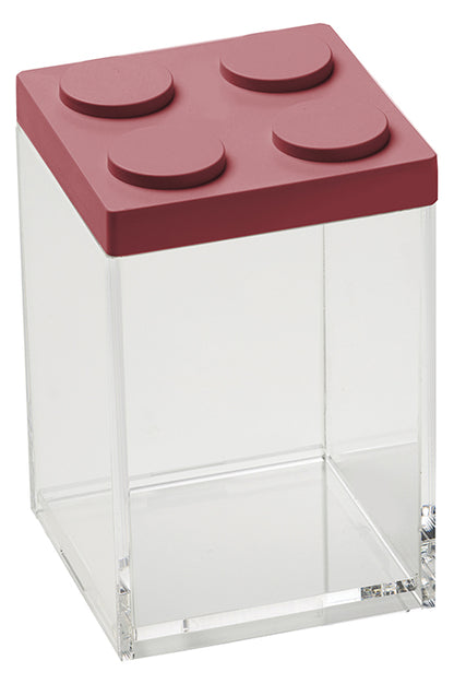 Barattolo contenitore ermetico in acrilico trasparente con coperchio in stile Lego, assemblabili e modulabili. Utilizzabili non solo in cucina, lavabili in lavastoviglie, idonei al contatto alimentare. Dimensione: cm.10 x 10 x h 15,5 Capacità: lt.1 Colore: rosso Made in Italy