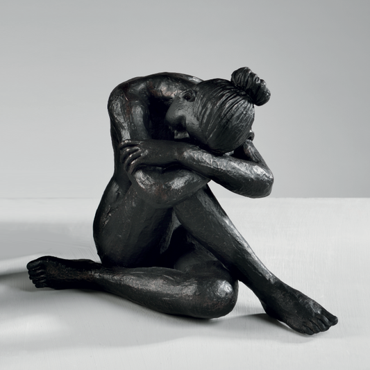 Statua di ballerina in resina di colore nero. Dimensioni: cm 24 x 17 x 20 h. In negozio e online su tuttochic.it