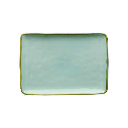 Vassoio rettangolare in porcellana di colore verde acqua. Colori e forme moderne si mescolano con armonia ed elementi della tradizione. Dimensioni: cm 27 x 19. In negozio e online su tuttochic.it