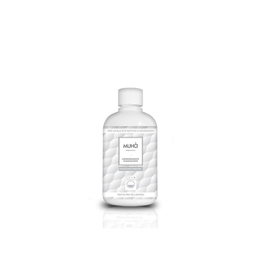 Flacone di ammorbidente neutro concentrato igienizzante Muhà da 500 ml con tappo bianco e grafica Made in Italy per la cura del bucato
