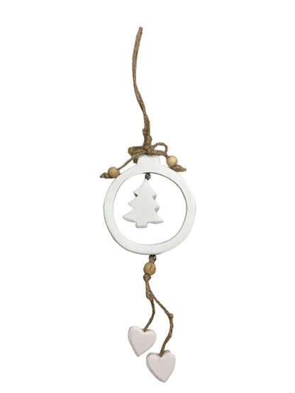 Decoro per albero di Natale realizzato con corda e legno di colore bianco .Dimensioni: anello diametro cm 8,5, altezza totale cm 31. In negozio e online su tuttochic.it