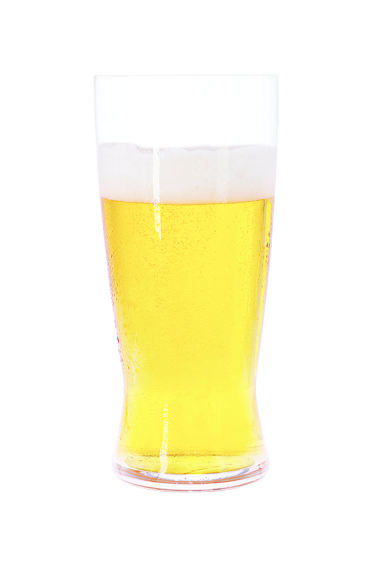 Set di 4 bicchieri per birra Lager in vetro cristallino. I bicchieri da birra classici di Spiegelau migliorano il piacere di bere birra. Dimensioni: mm 82 x 180 h - Capacità: 630 ml. Lavabile in lavastoviglie. Selezione di prodotti Spiegelau, in negozio e online su tuttochic.it